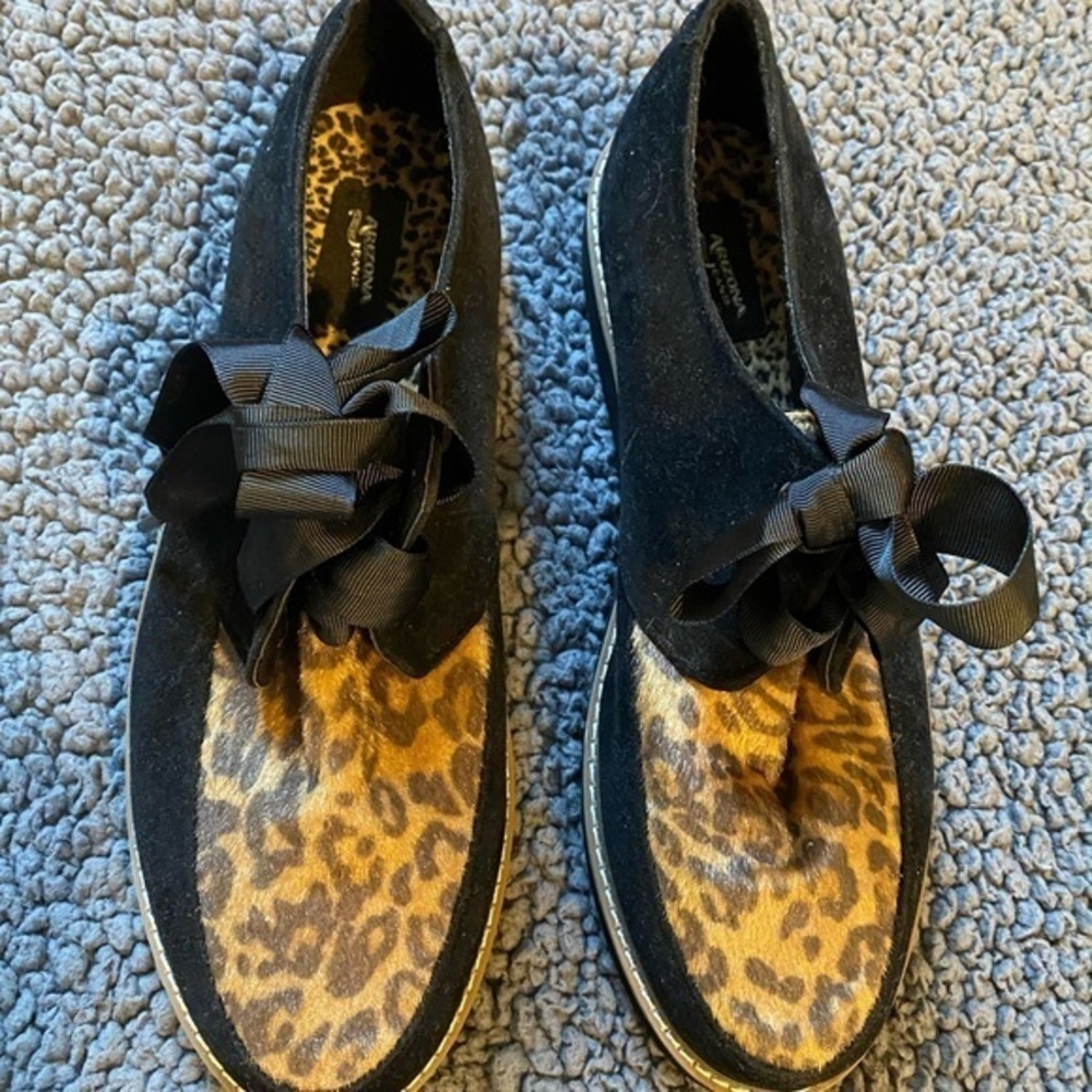 Arizona Jean size 11M leopard print shoes